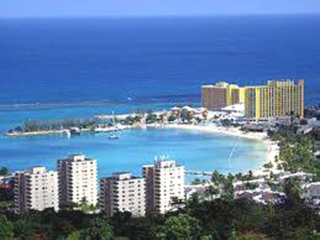 Turtle Beach Towers Apt 22 C - Ocho Rios Exteriör bild