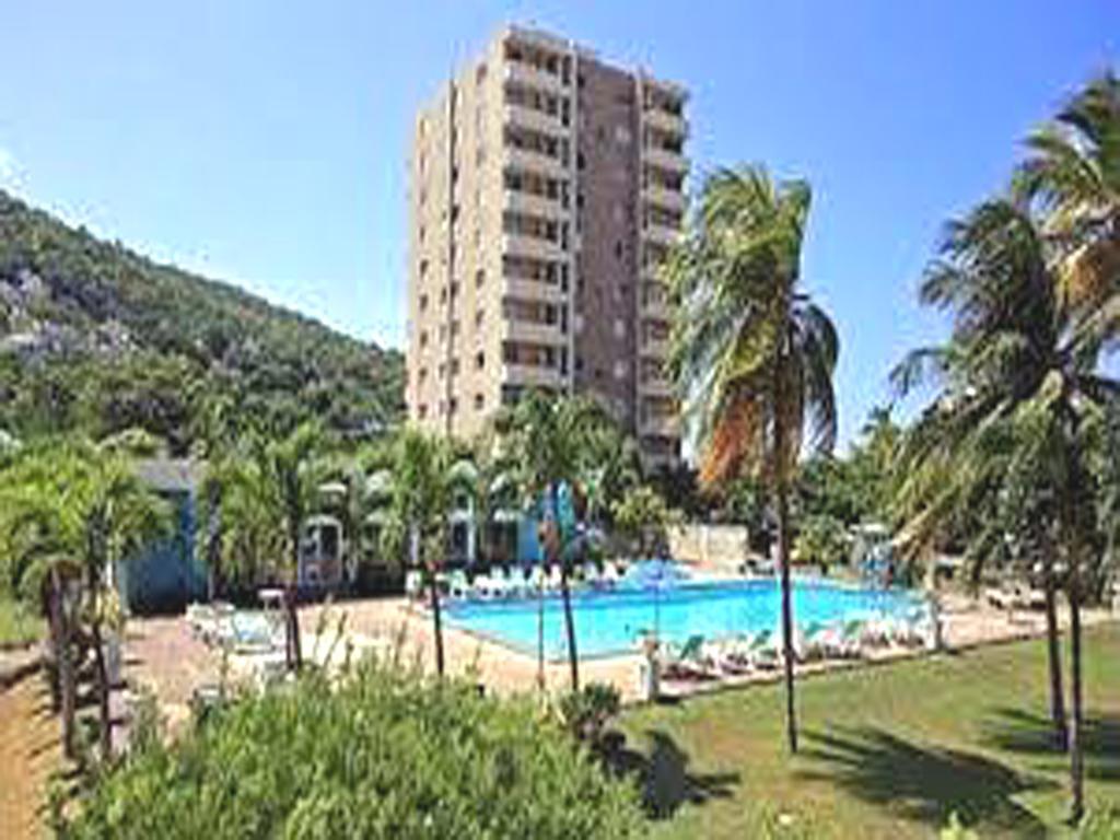 Turtle Beach Towers Apt 22 C - Ocho Rios Exteriör bild