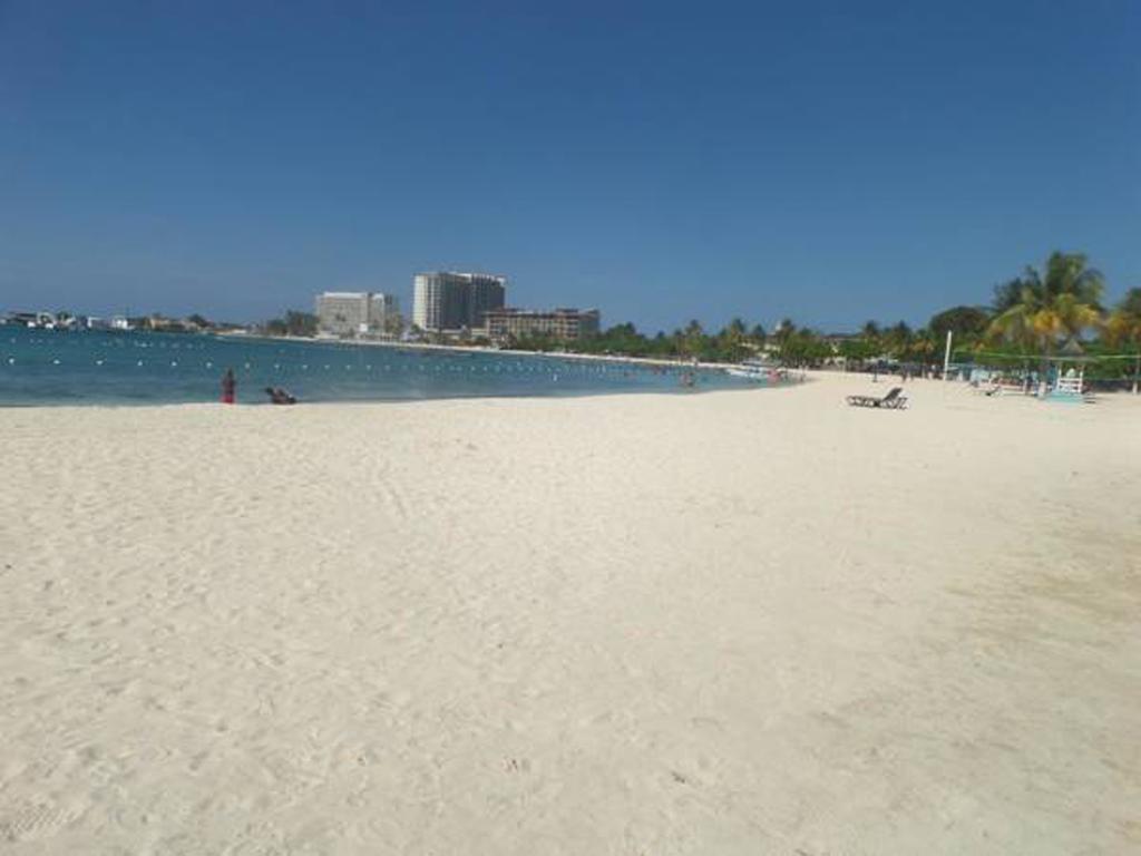 Turtle Beach Towers Apt 22 C - Ocho Rios Exteriör bild